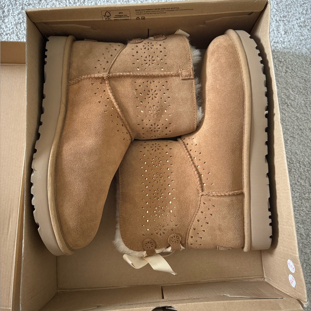 Ugg dae sunshine perf chestnut size 11